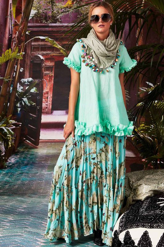 RUFFLE OF LOVE TOP
								, 			LONG HEART SKIRT
								, 			MOROCCO MEMORIES