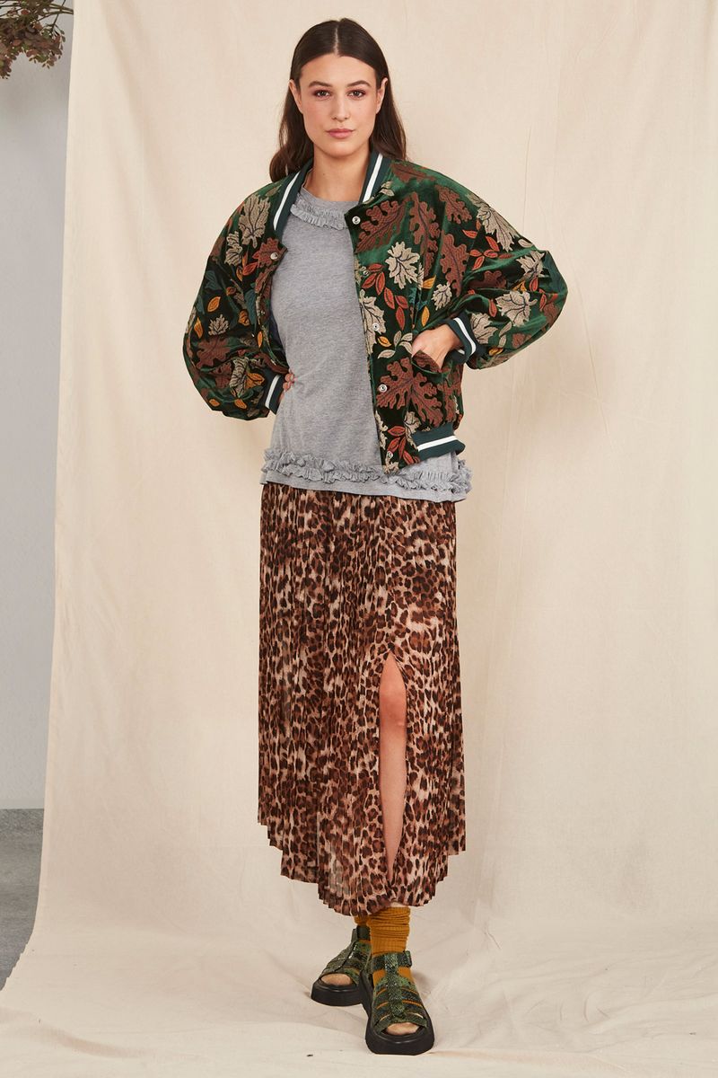 RUFFLE STANDARD TOP
								, 			IN MY POCKET JACKET
								, 			STEP RIGHT UP SKIRT