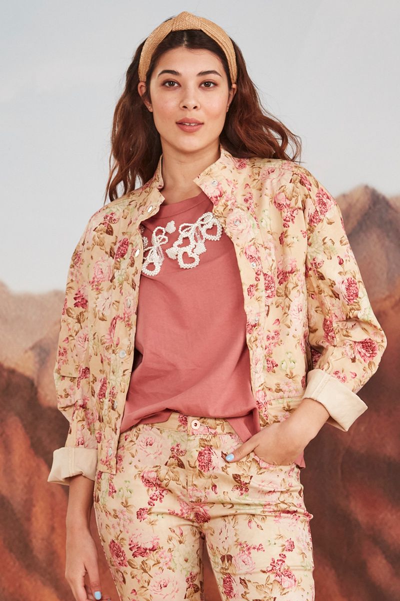 DREAMING IN SEPIA JACKET
								, 			TEE ME MORE TOP