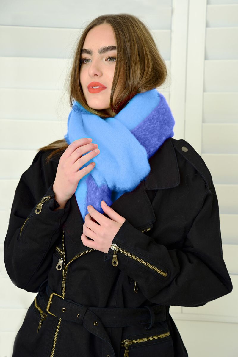 CHILLY SEASON SCARF