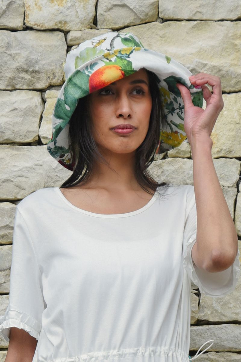 									BUCKET UP, BUTTERCUP HAT
			