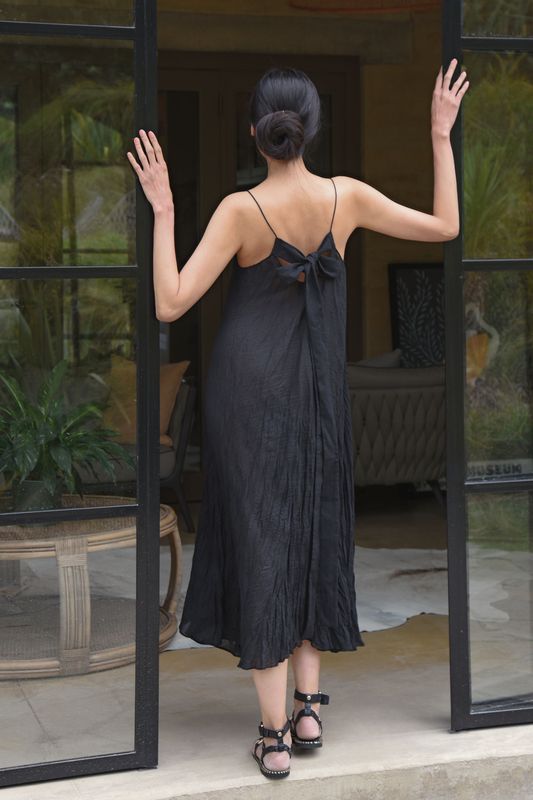 									THE GOOD SWING DRESS
			