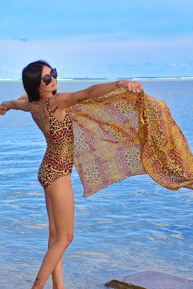 SLEEK MOVE SWIMWEAR
								, 			UNDER COVER COVER UP