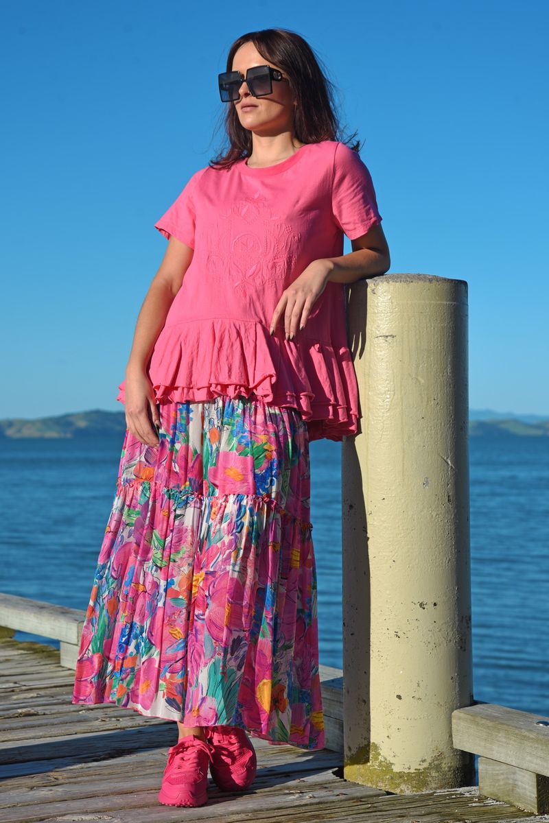 BRIGHT SPARKS TOP
								, 			LONG HEART SKIRT