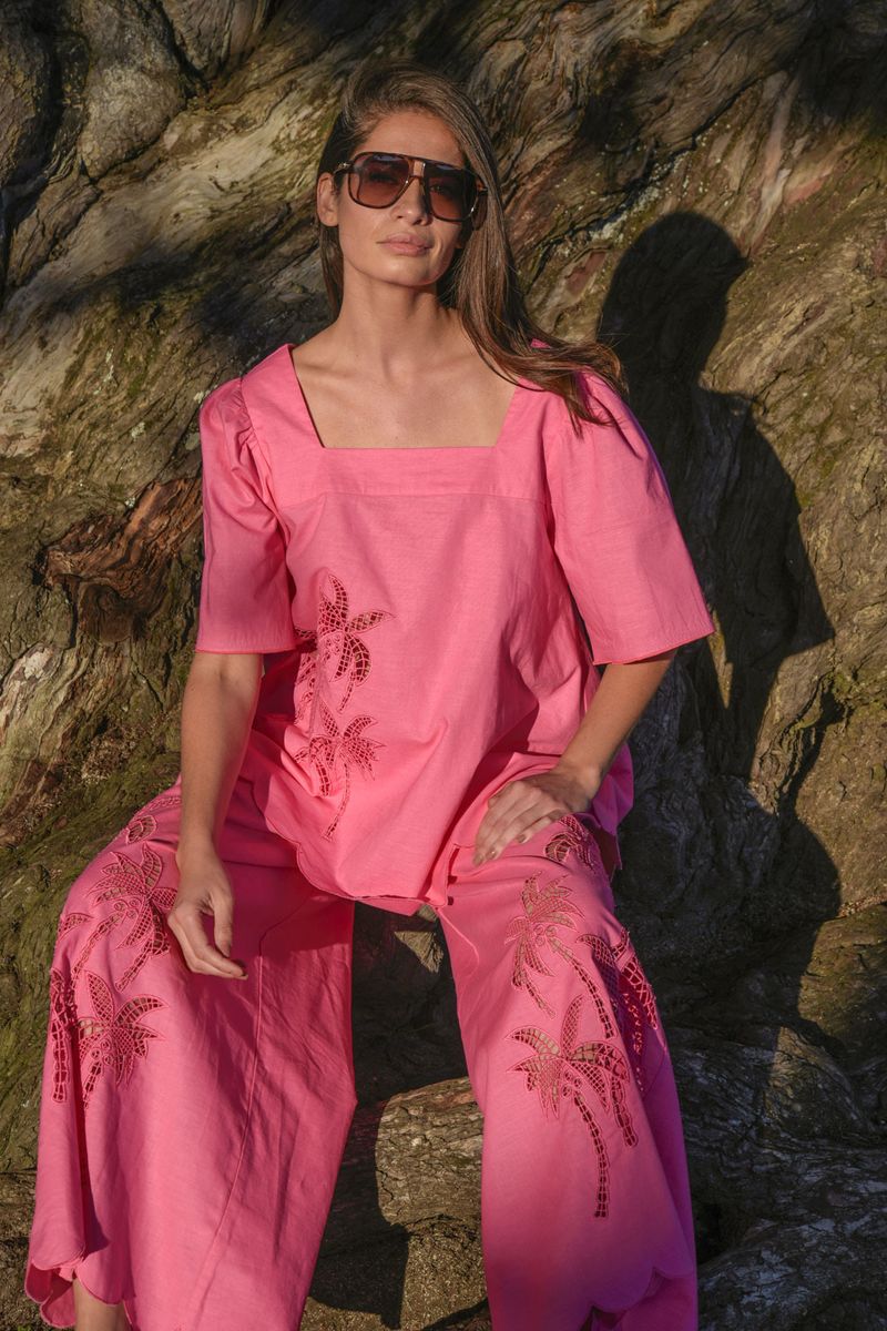 JUST ROLL WITH IT TOP
								, 			CITY SPRINTS PANT