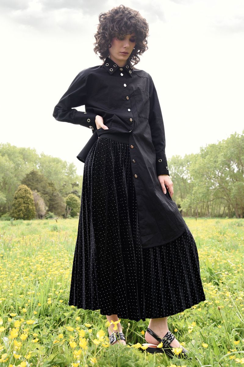 									ROCK OF AGES SHIRT
								, 			FOREVER LONG SKIRT
			