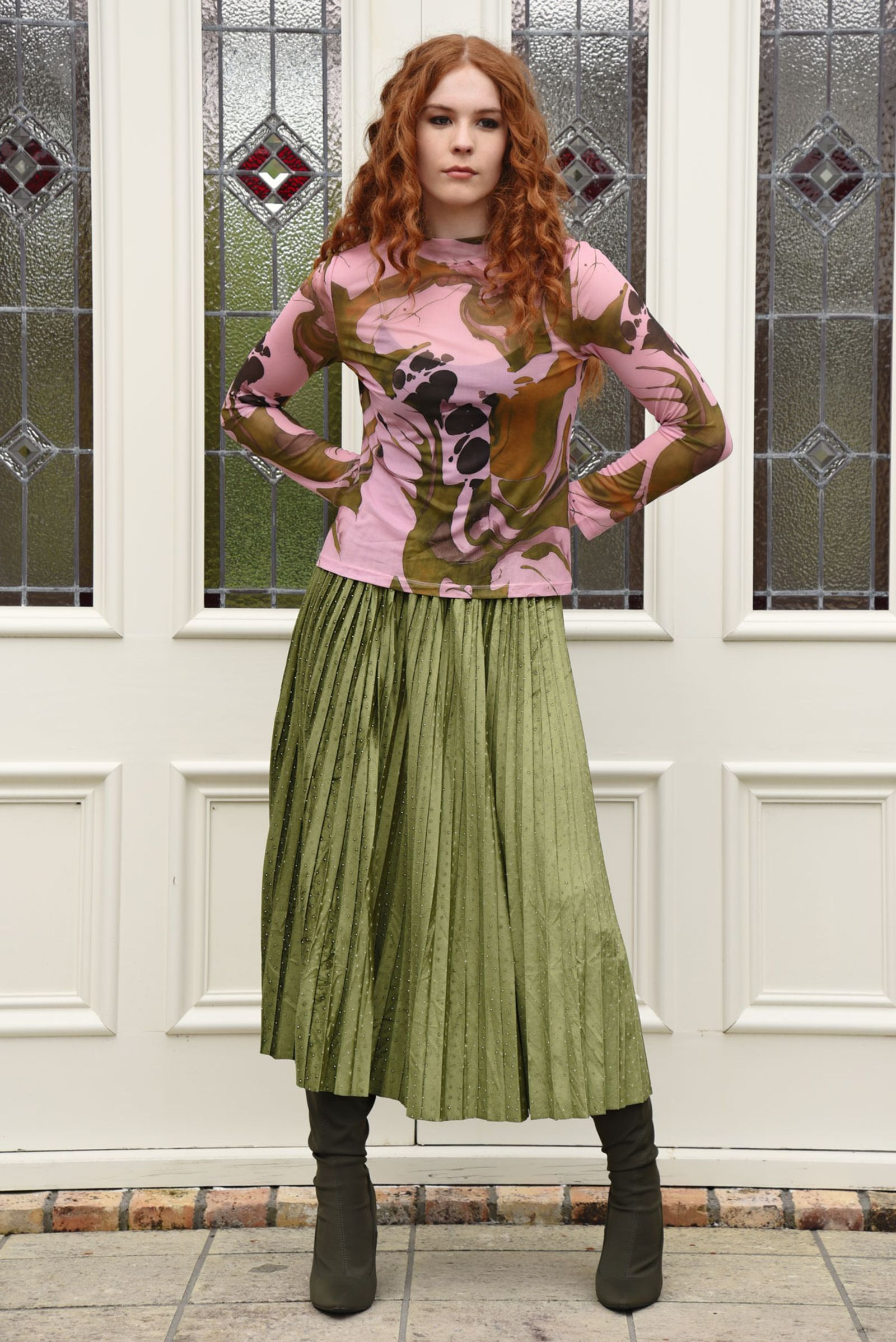 									DON'T GET MESHY TOP
								, 			FOREVER LONG SKIRT
			