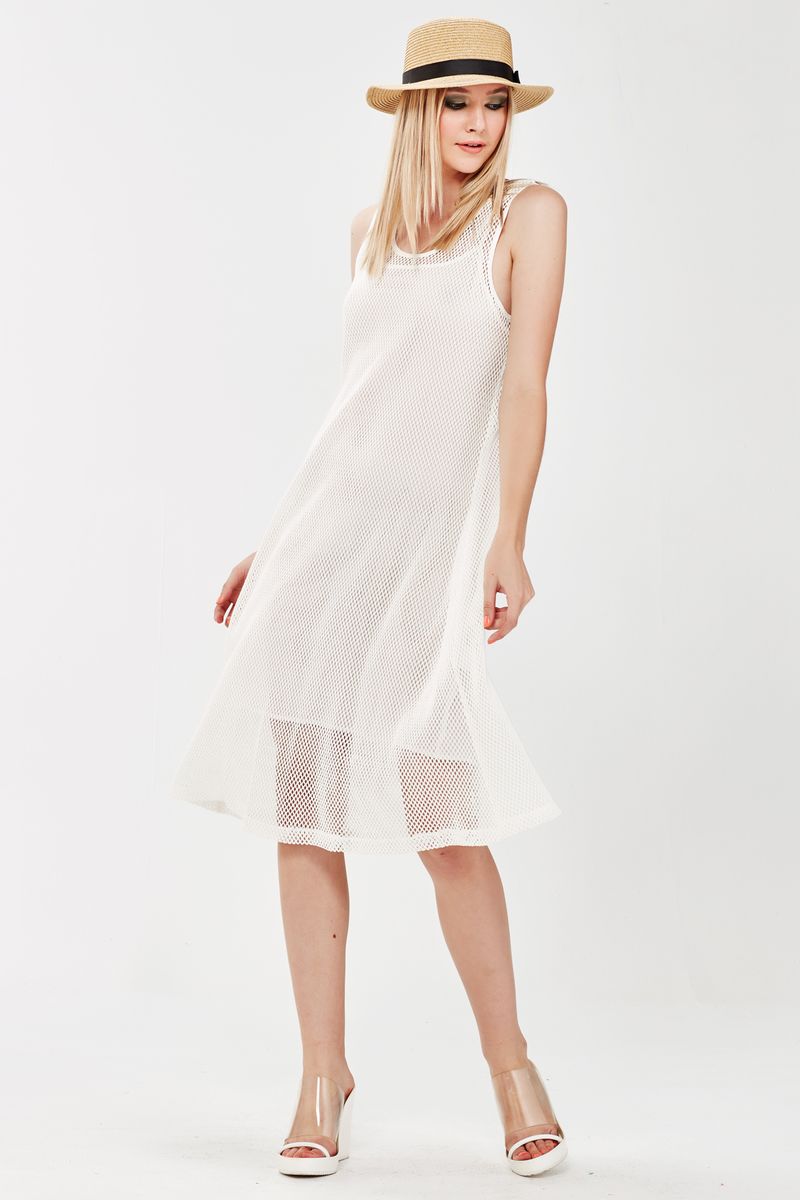 									MESH BECOMES HER DRESS
			