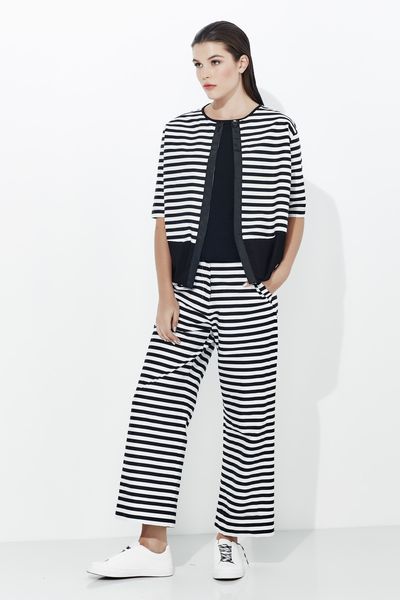 STRIPE LIGHT TOP
								, 			SLOUCH POTATO PANTS