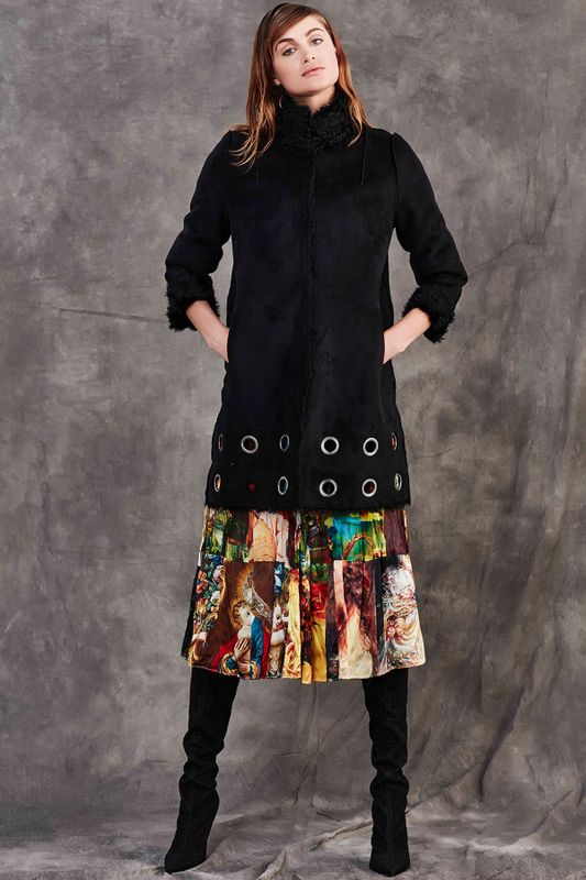 INSIDE OUT COAT
								, 			SKIRT OF ART SKIRT