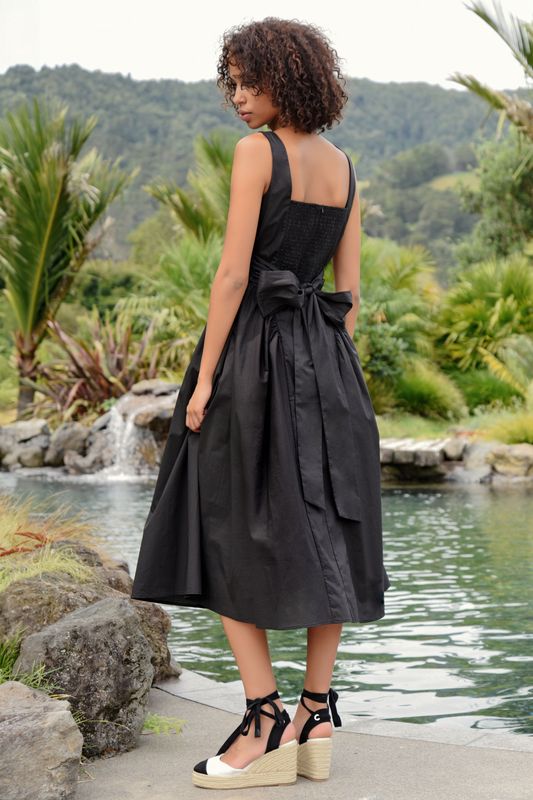 									BOW-DACIOUS DRESS
			