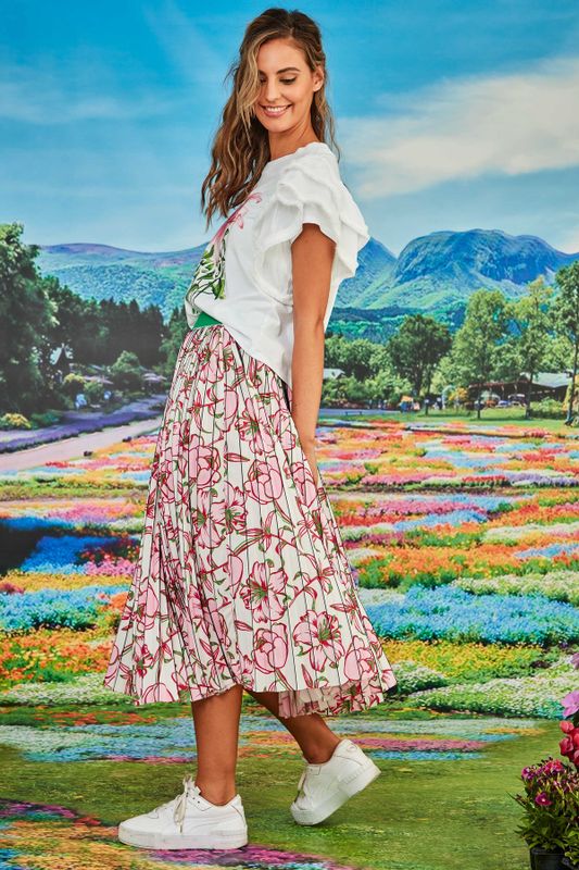 LIFE IN FULL BLOOM T-SHIRT
								, 			THE PLEAT IS ON SKIRT