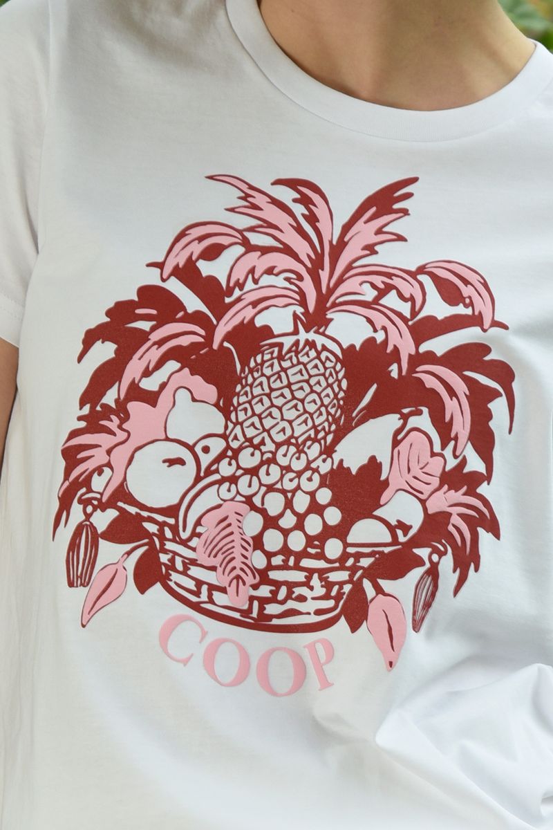 ACTING FRUITY T-SHIRT