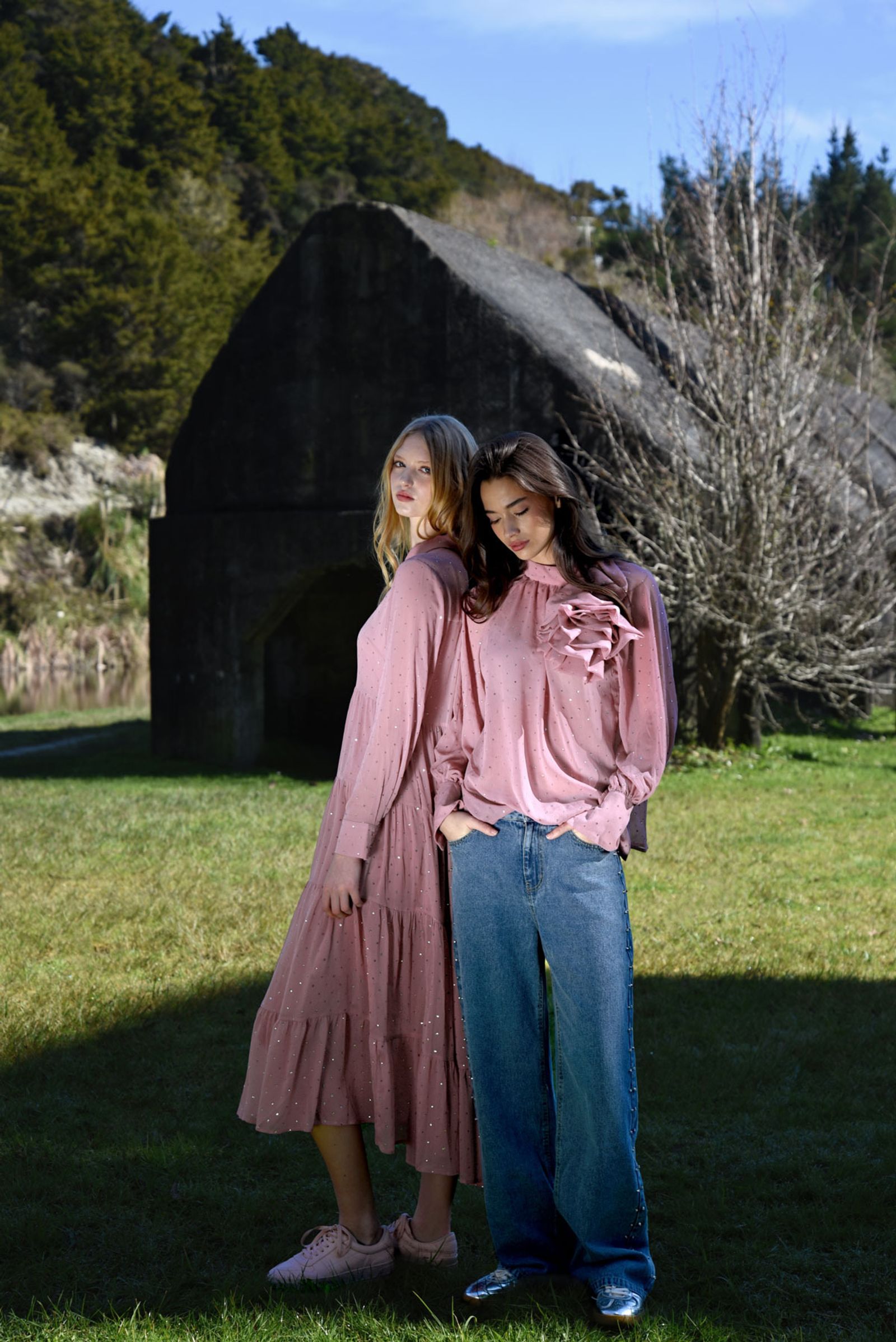 									SEW FANCY BLOUSE
								, 			SUN & THE SWOON DRESS
								, 			DIAMONDS IN THE DENIM JEAN
			