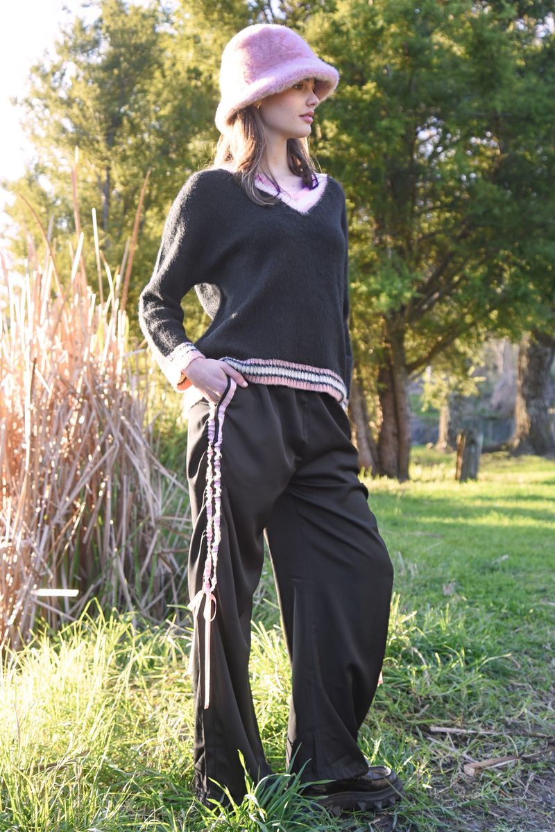 									VEE PARTY SWEATER
								, 			HOT HEADED HAT
								, 			PULLING STRINGS TROUSER
			