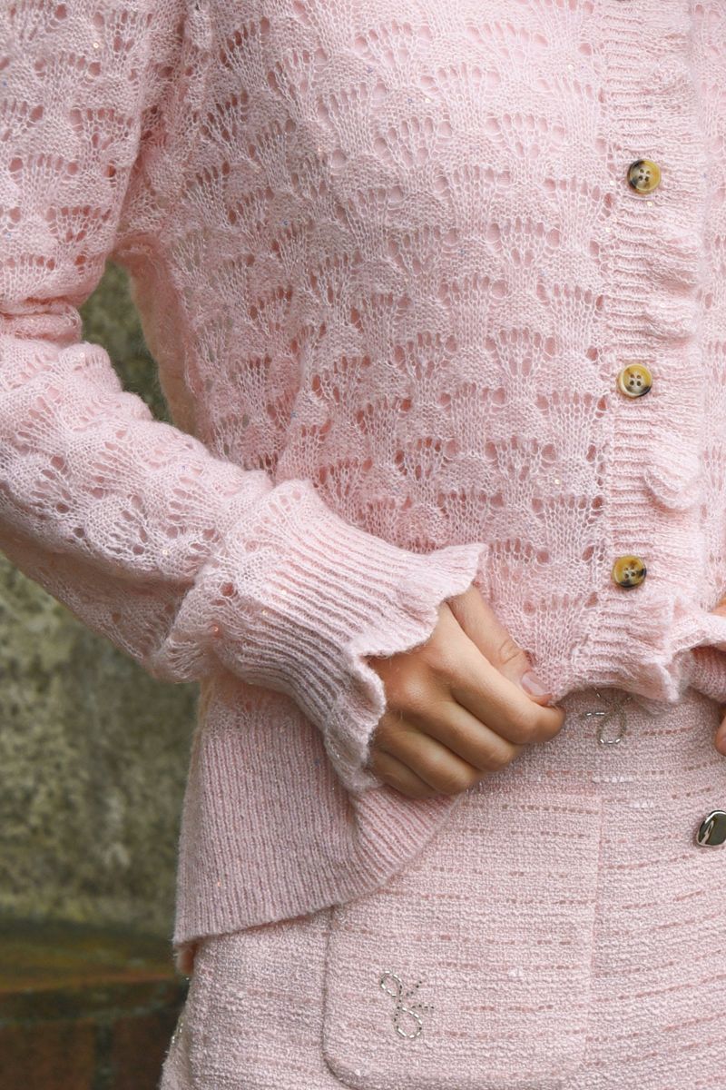 									RUFFLE UP CARDIGAN
			