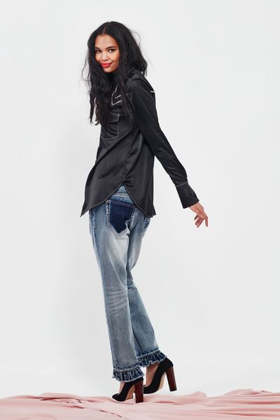 SATIN STITCH SHIRT
								, 			JEANS COME TRUE JEANS