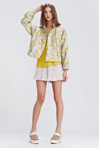 SHANGHAI SPICE 'SUNNY SEOUL' JACKET
								, 			REBEL 'HOT GOSSIP' TOP
								, 			NUDE AWAKENING 'FLOWERBOMB' SHORTS