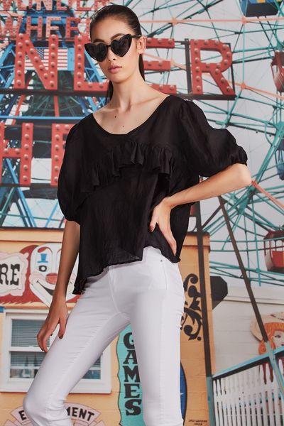 FRILL LIFE TOP
								, 			COME WHAT FRAY JEANS