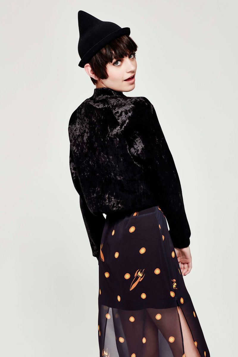 VELVET CAKE ' OVER THE TOP' TOP
								, 			ROCKET WATCH 'BAT YOUR LASHES' SKIRT