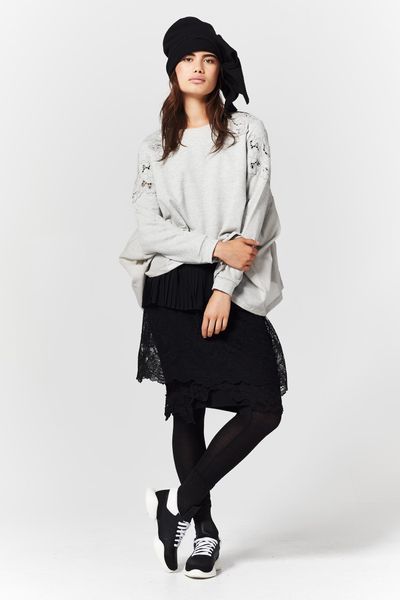 ONE KNIT WONDER 'FLORAL CUTOUTS' SWEATSHIRT
								, 			BASKET LACE 'TIGHT THE BULLET' PANT