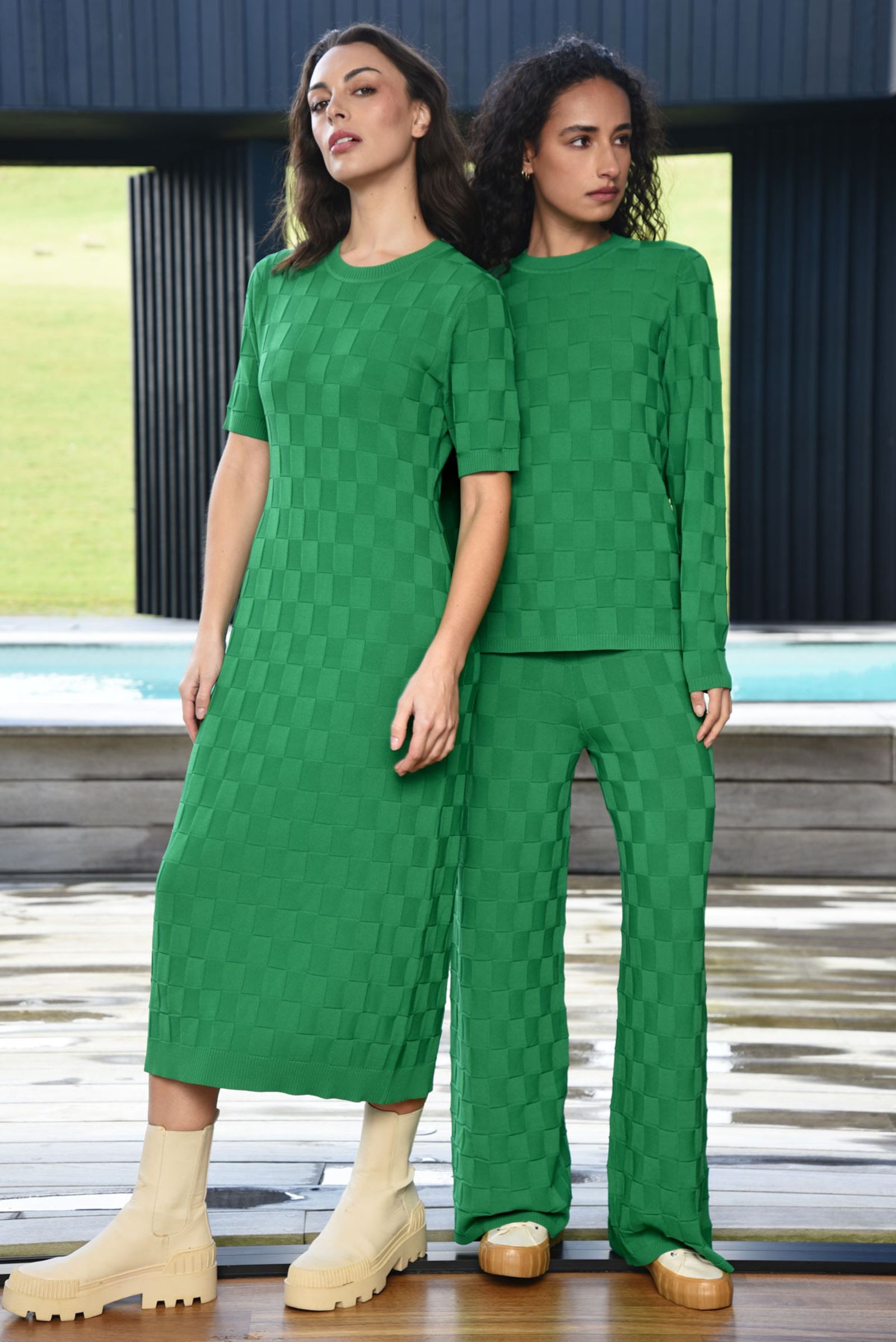 									DRESS PLAY DRESS
								, 			TICK TOP TOP
								, 			KNITTING PRETTY PANT
			