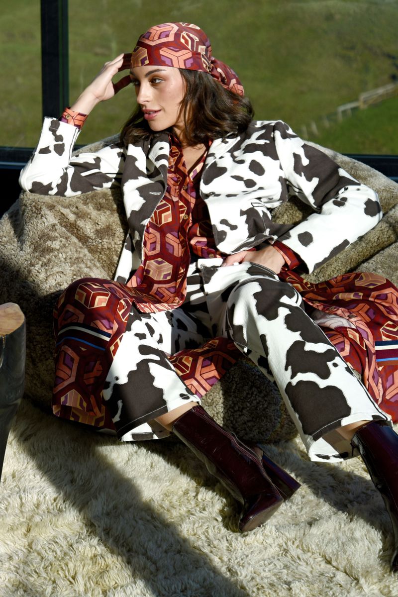 									DRESSING AROUND DRESS
								, 			RODEO NIGHTS JEAN
								, 			SCARFING MATTER SCARF
								, 			WINTERFUL DRESS DRESS
			