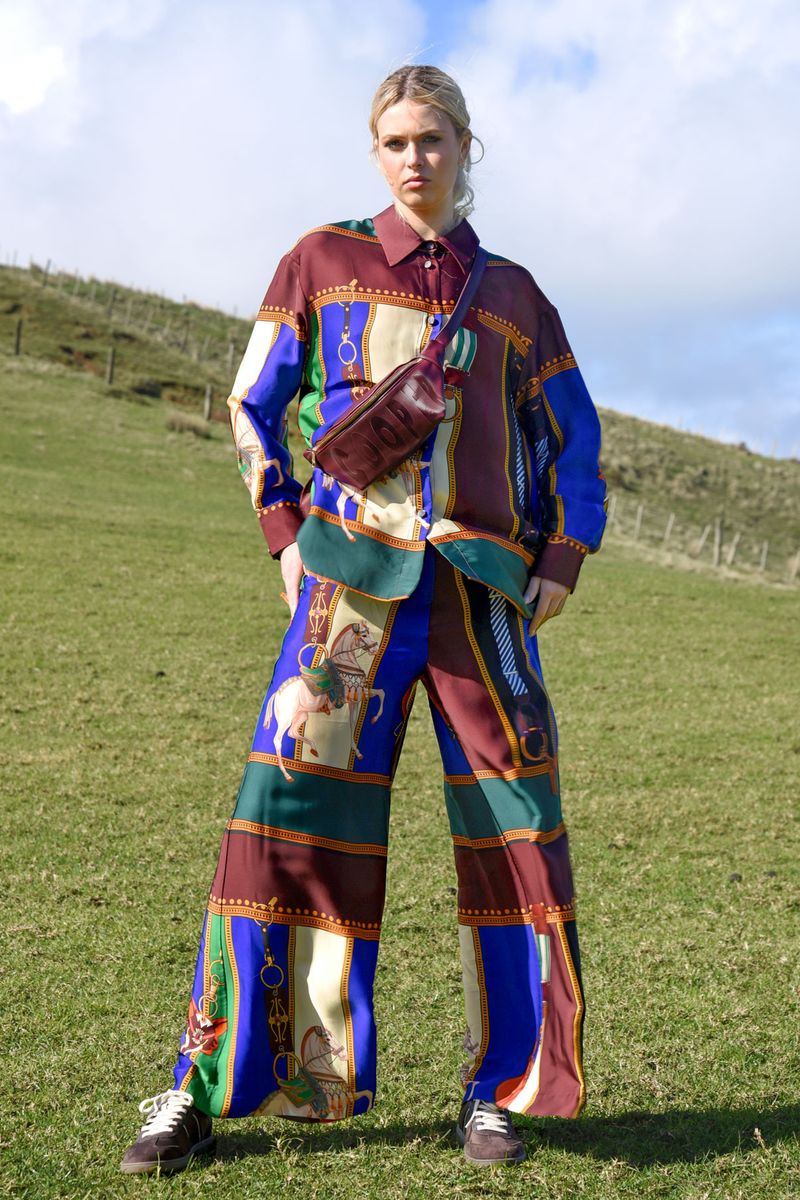 									LET THE SUN SHINE SHIRT
								, 			FALL IN LINE PANT
			