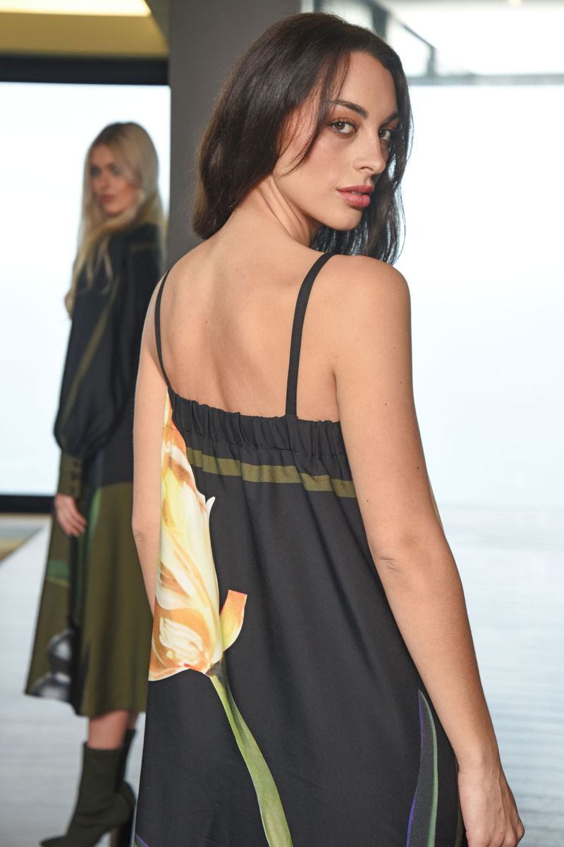 									SIGNATURE STYLE DRESS
			