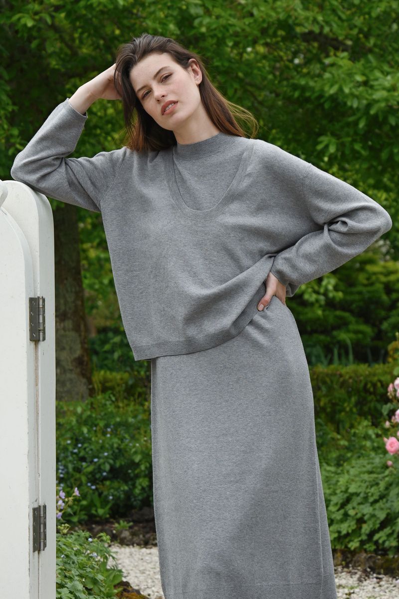 									THE HOT SCOOP JUMPER
			