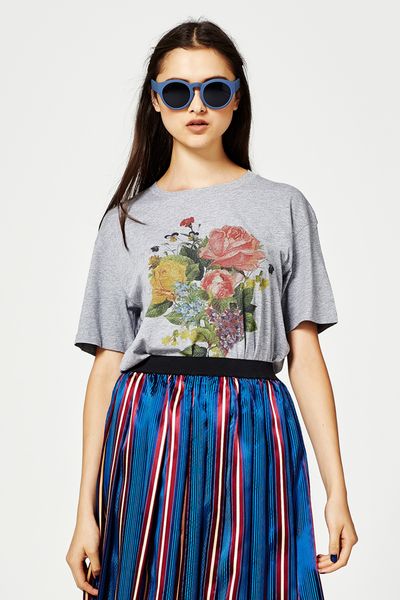 BUSY AS A TEE 'RING-A-POSEY' T-SHIRT
								, 			STRIPE ME IN TO LINE 'DROP THE PLEAT' SKIRT