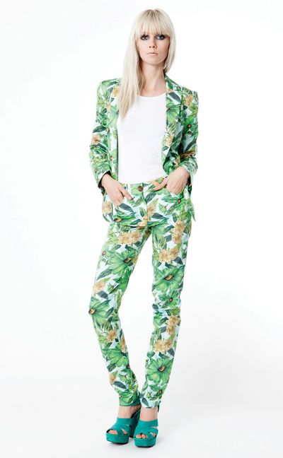 GREEN TROPIC 'GREEN SLEEVES' JACKET
								, 			PLAY DATE 'TEE-­TIME' TOP
								, 			GREEN TROPIC 'NORMA JEAN' PANT