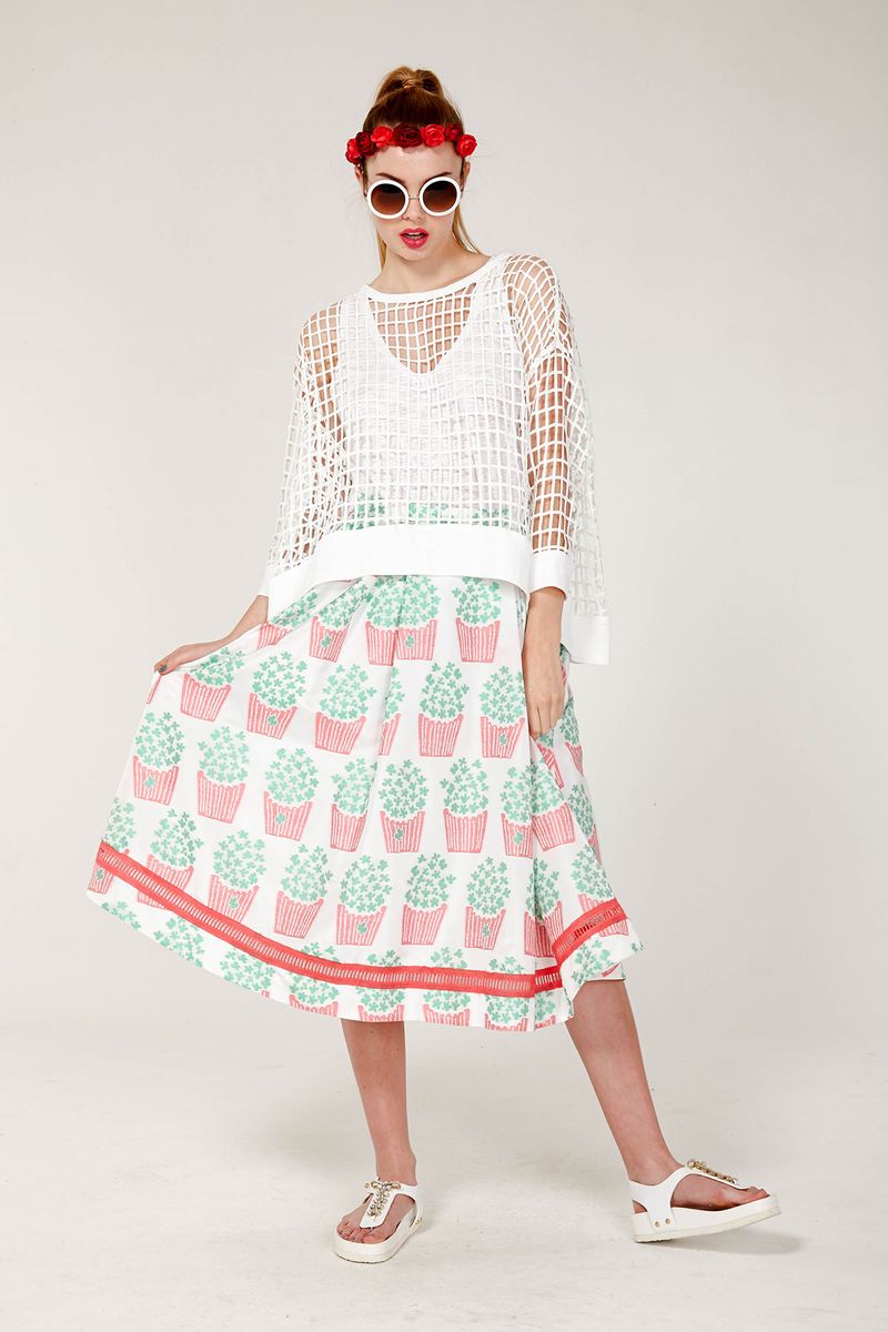 A HOLE NEW WORLD 'NET A PROBLEM' TOP
								, 			SUMMER COTTAGE 'FULL BLOOM' SKIRT