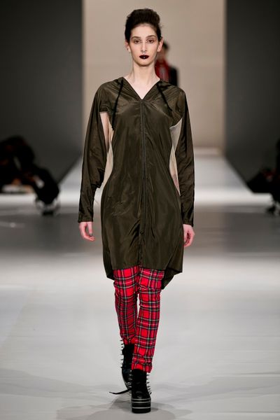 Rain Of Fire 'Parker Party' raincoat
								, 			Braveheart 'Scotch Corner' pant