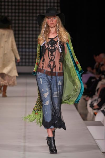 THE GREEN WING 'EVERGREEN FOREST' KIMONO
								, 			CORDING AFTER DARK 'SLIP CORDING' DRESS
								, 			SPILL THE JEANS 'RIP TIDE' JEANS