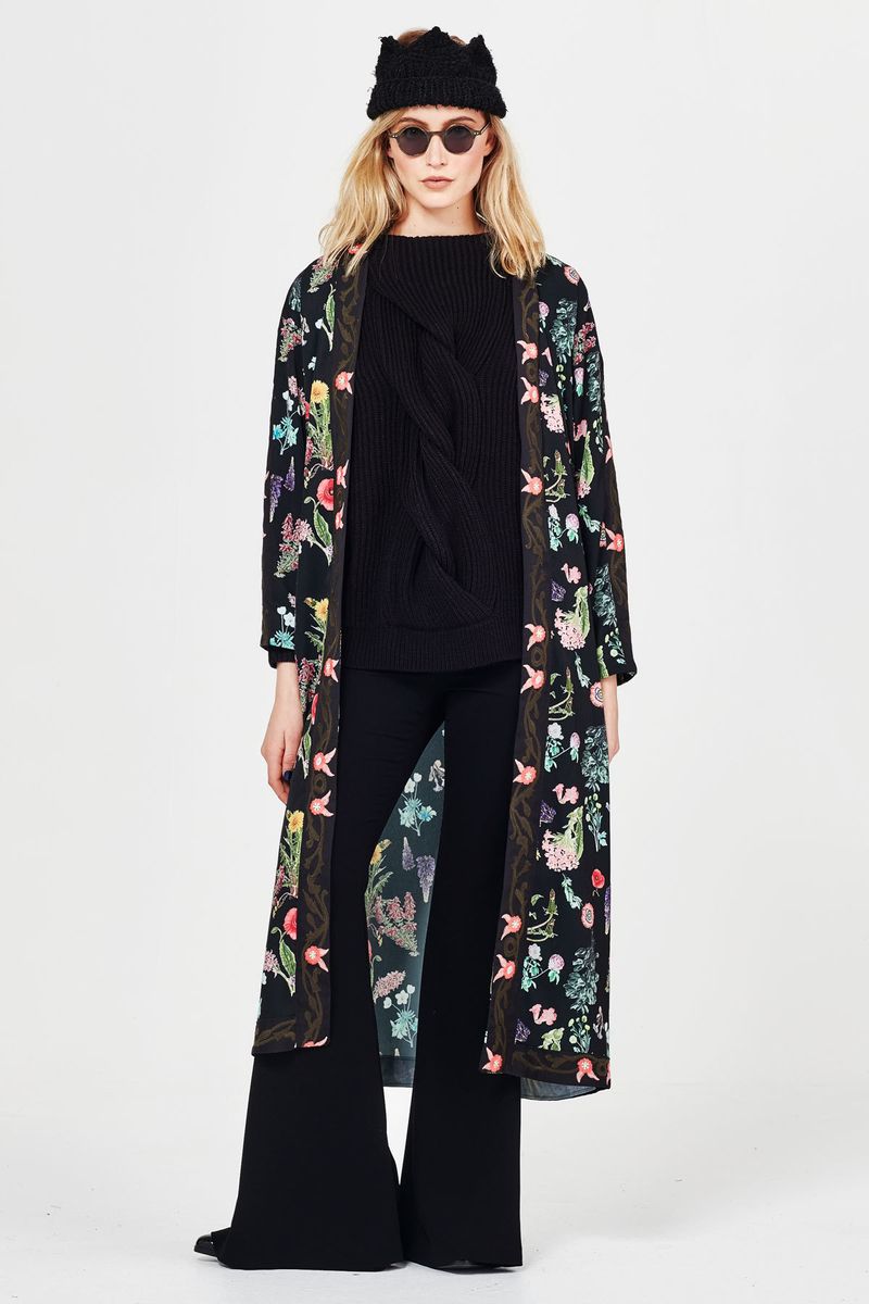 MONETS GARDEN 'KIMONO OVER' KIMONO
								, 			WOOL OF IT 'TWIST AND SHOUT'
								, 			OBSIDIAN 'WEAR AND FLARE' PANT