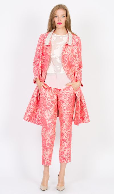 POST-IT COAT
								, 			BLOOM WITH A VIEW TOP
								, 			BONNIE AND STRIDE PANT