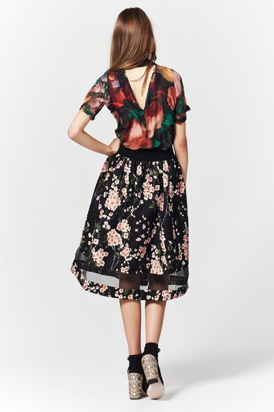SHADOWTIME 'FRIENDS IN HIGH PLACES' TOP
								, 			CHERRY BLOSSOM 'NENAH CHERRY' SKIRT