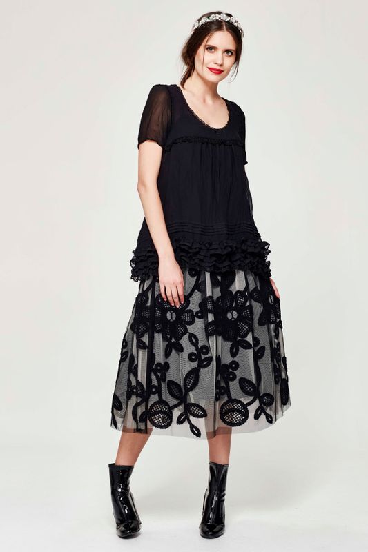 DARK SHADOWS 'CHEAP FRILLS' TOP
								, 			PETITE NOIR 'THE SEVEN YEAR STITCH' SKIRT