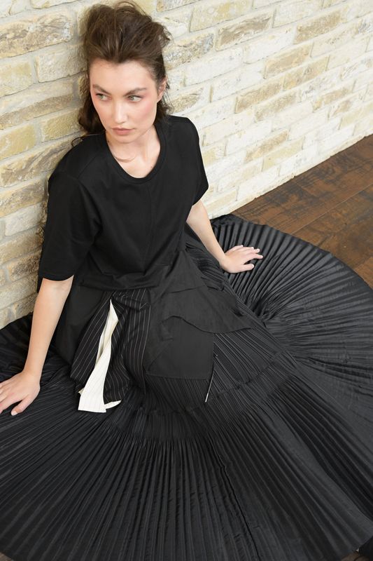 									OUT AND ABOUT T-SHIRT
								, 			HEART SKIPS A PLEAT SKIRT
			