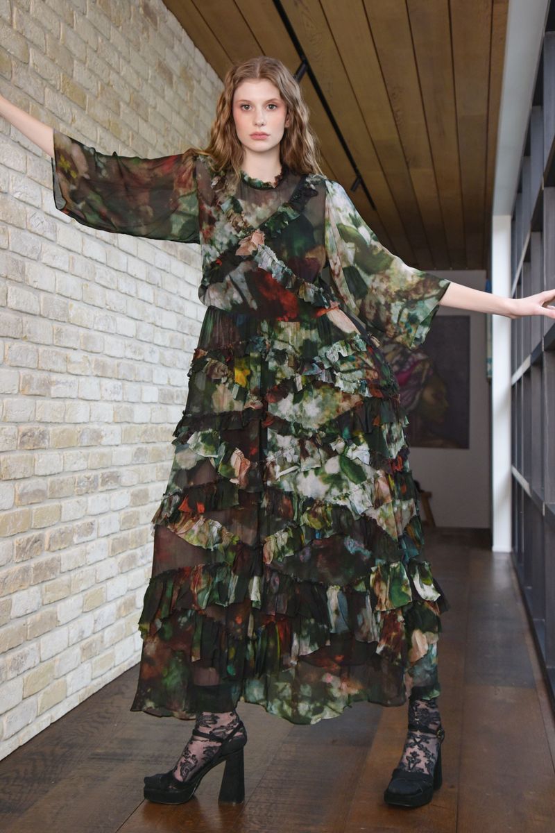 									CRISS CROSS OF YOU DRESS
			