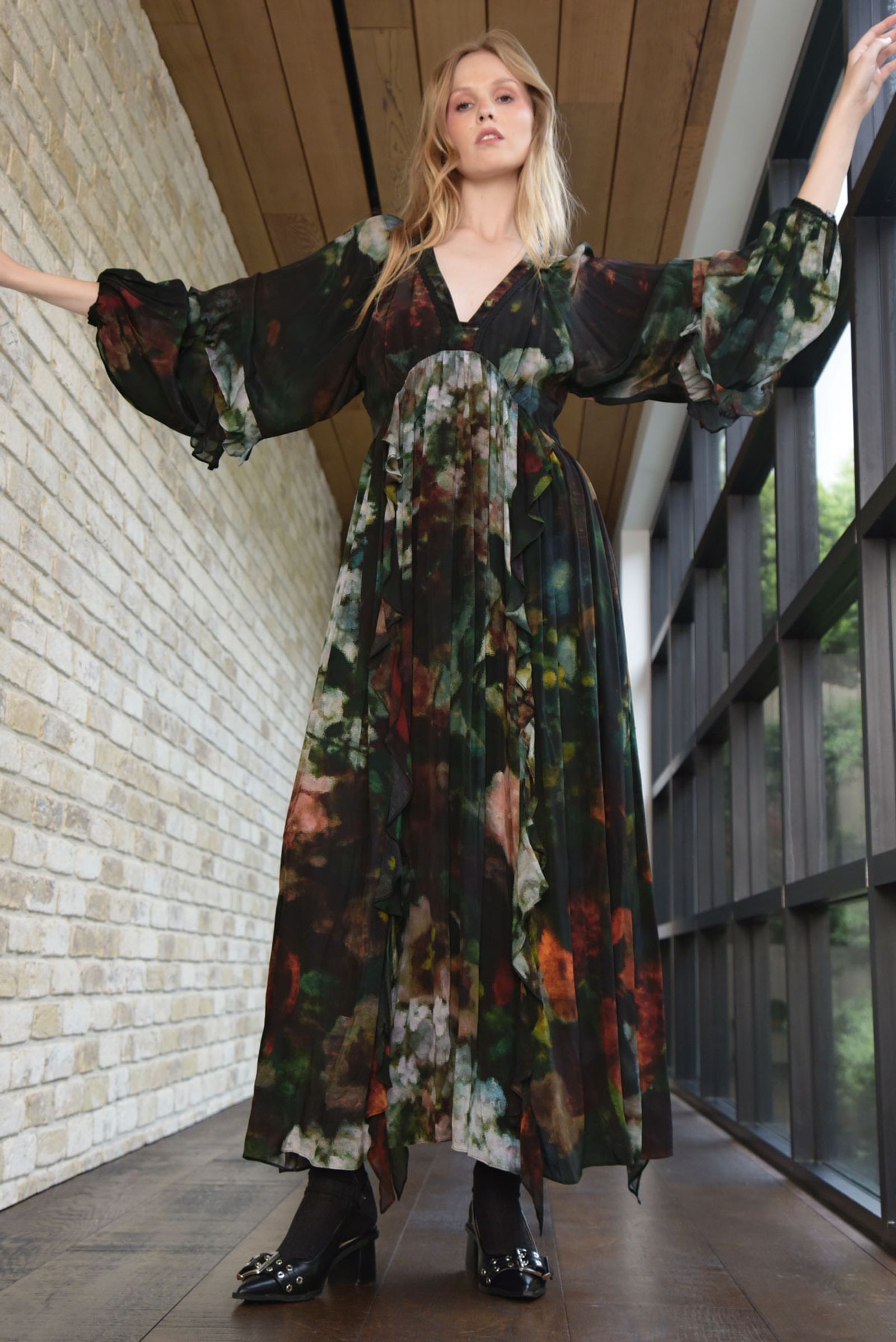 									TO THE GLAMOUR BORN DRESS
			