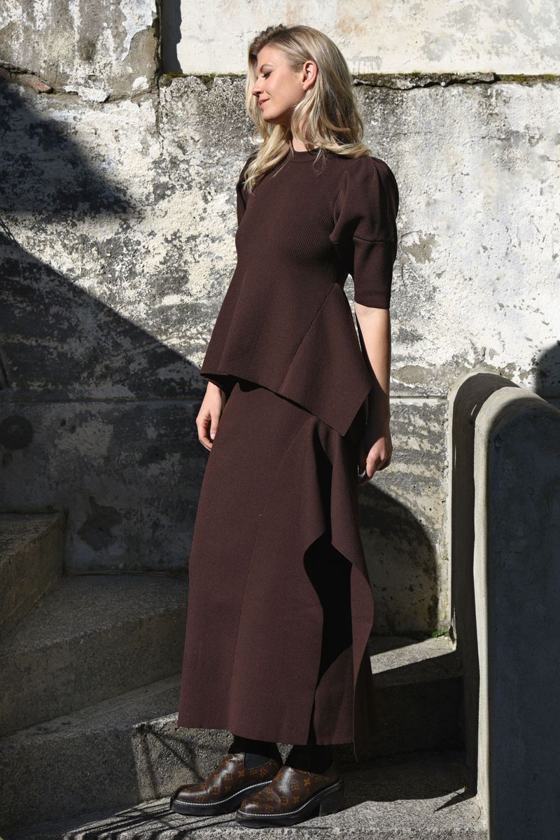 									WHAT'S YOUR ANGLE TOP
								, 			GONE WITH THE WAVE SKIRT
			