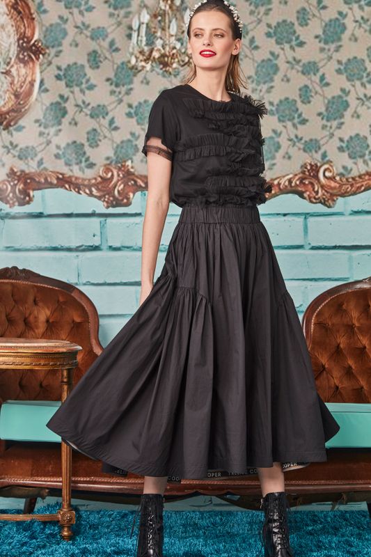 DO THE RUFFLE T-SHIRT
								, 			FULL HOUSE SKIRT