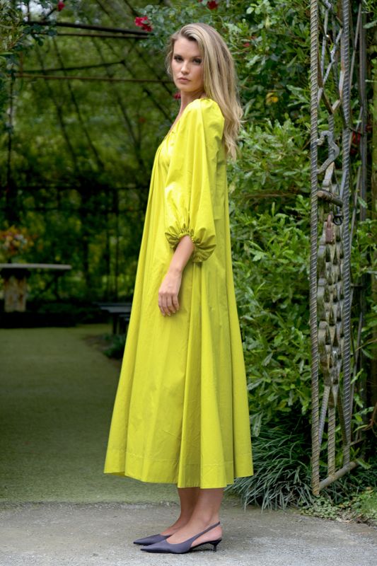 SLEEVE IT AT THAT DRESS