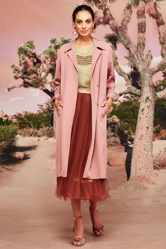 DUSTER TIME COAT
								, 			TULLISE SKIRT