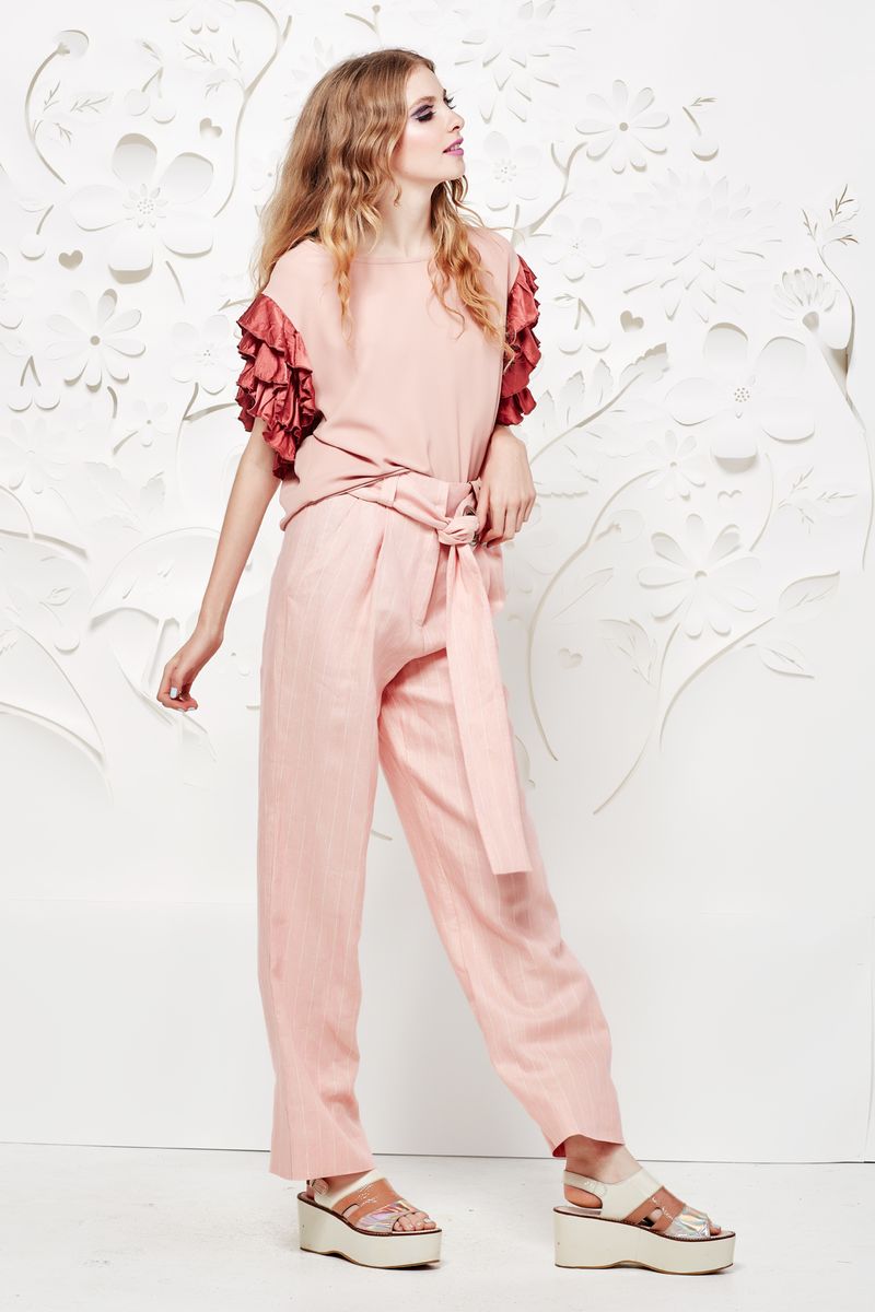 CAPA CHIC TOP
								, 			PANT-ALOON PANT